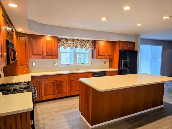 $299,000 | 42 Western Avenue, East Millinocket, ME 04430