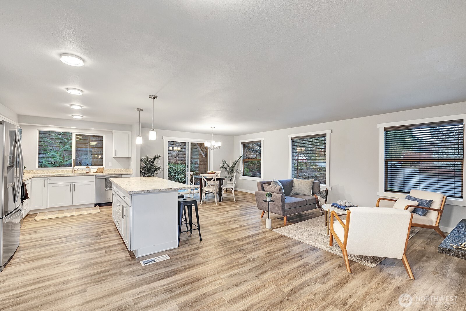 7843 Northeast 146th Street Kenmore, WA 98028 - Photo 4 of 17