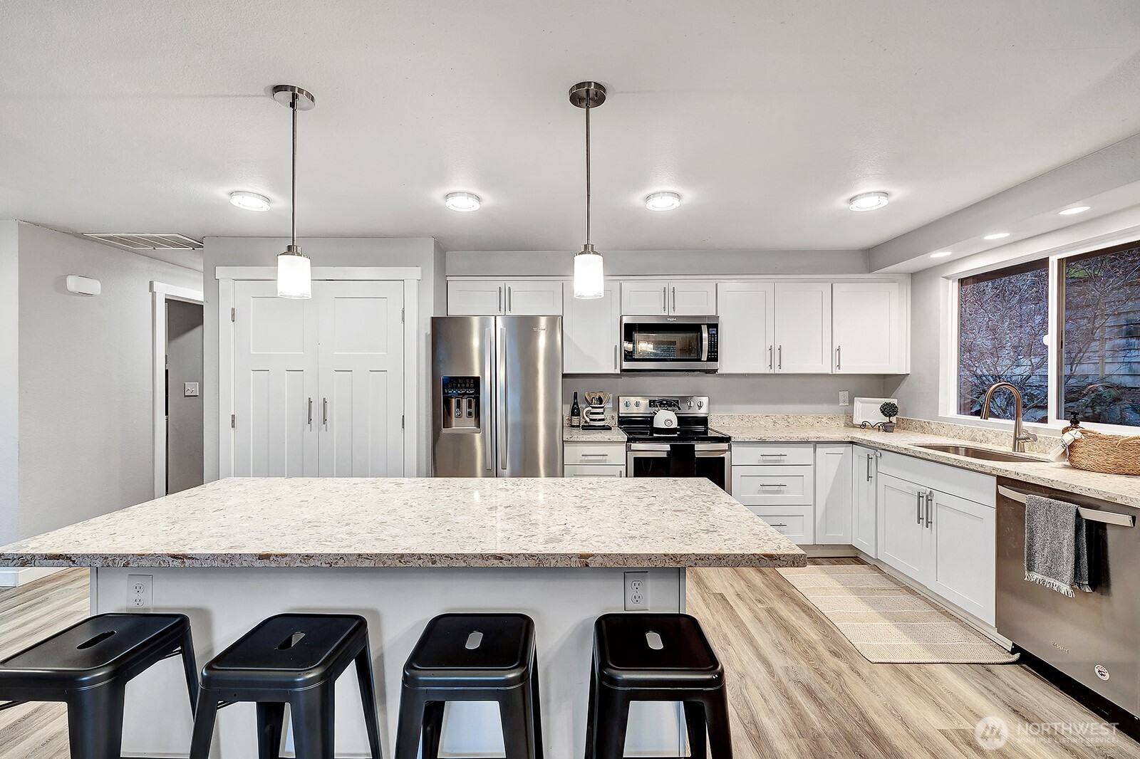 7843 Northeast 146th Street Kenmore, WA 98028 - Photo 7 of 17