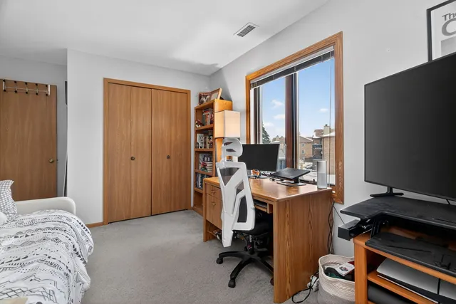 $210,000 | 6443 Oak Forest Avenue, Unit 3E, Tinley Park, IL 60477