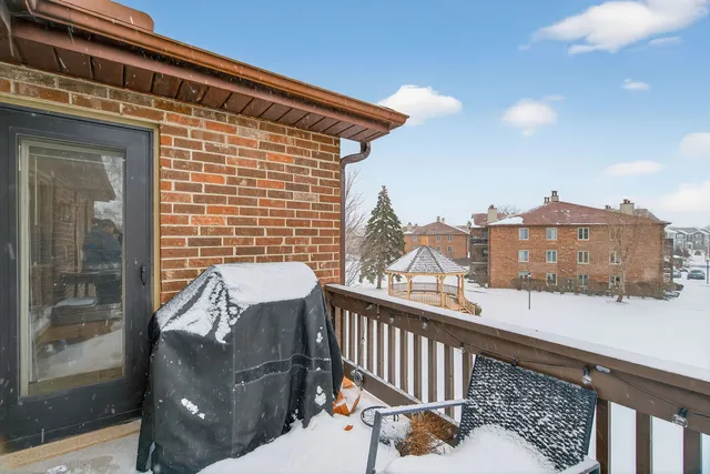 $210,000 | 6443 Oak Forest Avenue, Unit 3E, Tinley Park, IL 60477