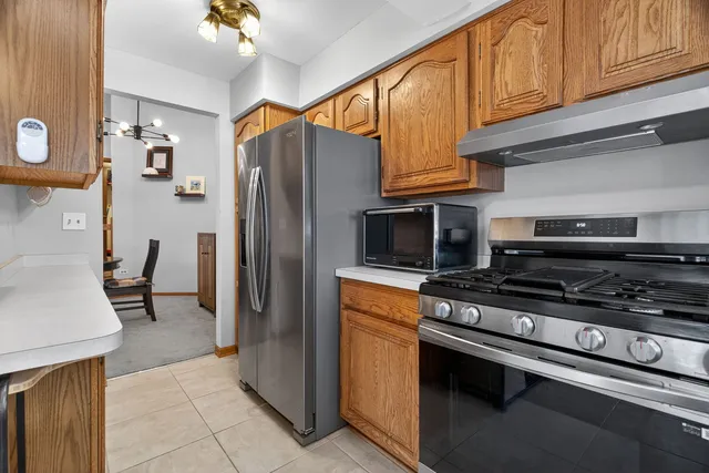 $210,000 | 6443 Oak Forest Avenue, Unit 3E, Tinley Park, IL 60477