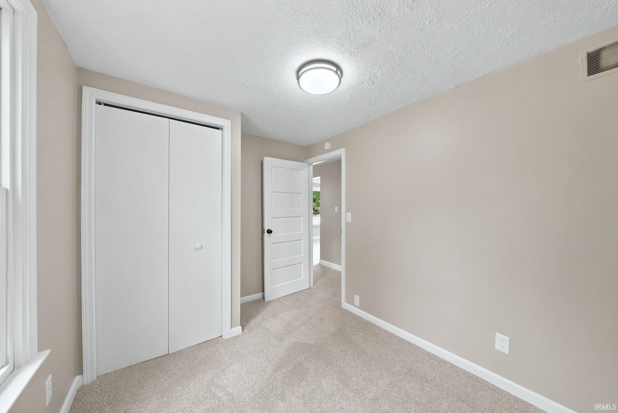 206 West Prairie Street Leesburg, IN 46538 - Photo 16 of 34