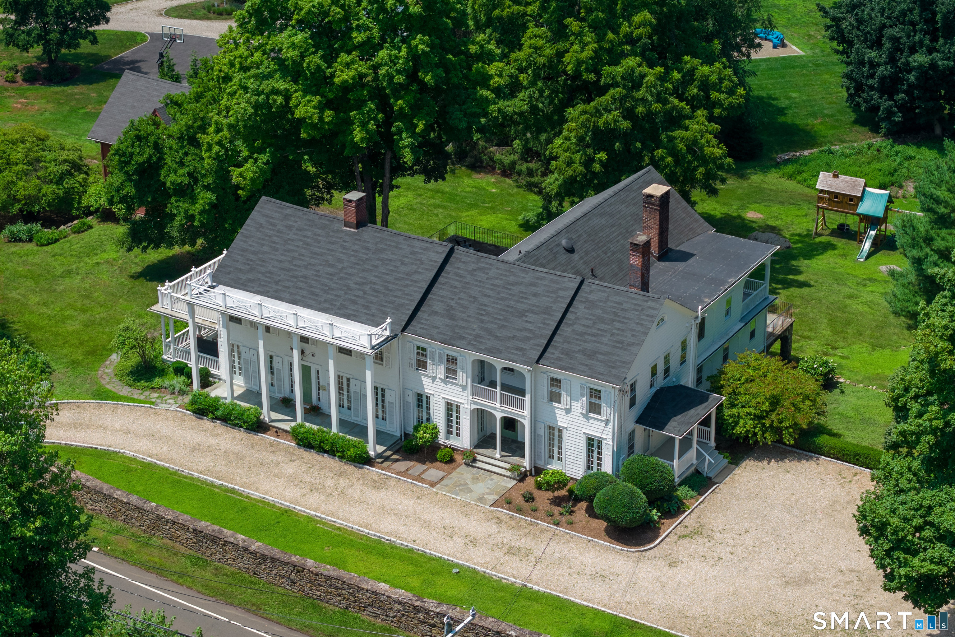 89 Chestnut Hill Road Wilton, CT 06897 - Photo 2 of 40