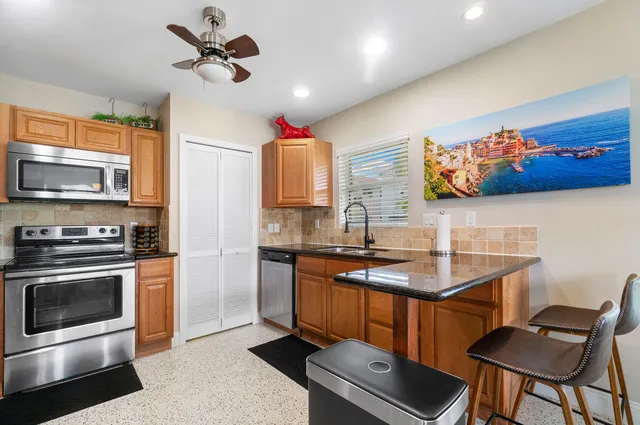 $2,800 | 2757 Northeast 29th Avenue, Unit 2, Lighthouse Point, FL 33064