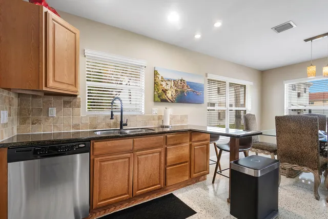 $2,800 | 2757 Northeast 29th Avenue, Unit 2, Lighthouse Point, FL 33064