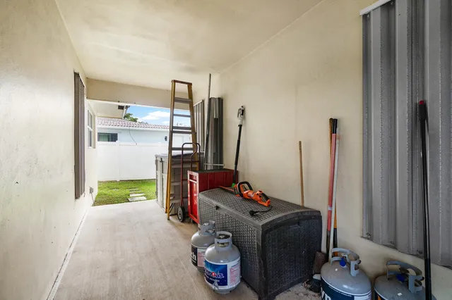 $2,800 | 2757 Northeast 29th Avenue, Unit 2, Lighthouse Point, FL 33064