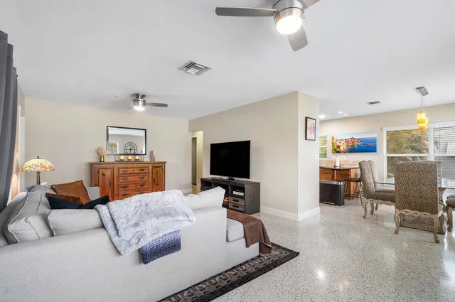 $2,800 | 2757 Northeast 29th Avenue, Unit 2, Lighthouse Point, FL 33064