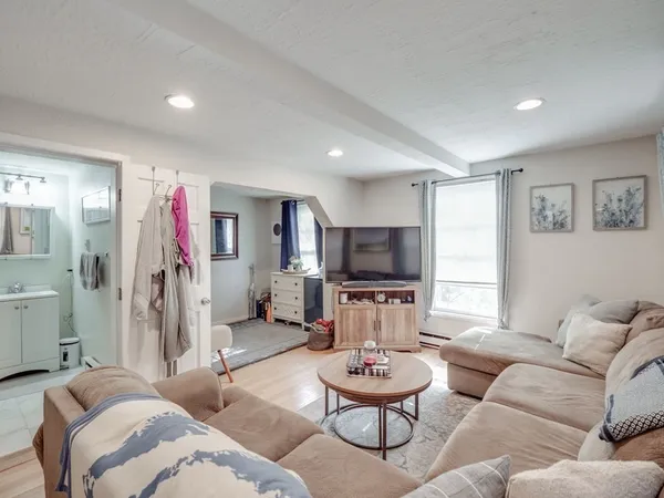 $3,350 | 28 Mercer Street, Unit 2, Boston, MA 02127