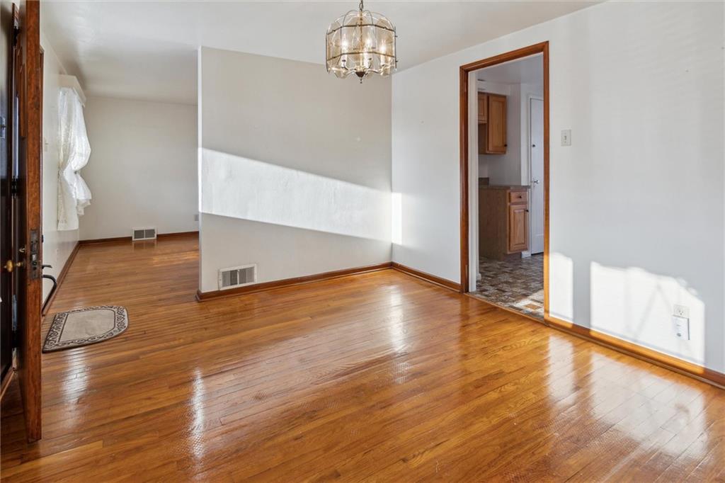 3813 Rural Court West Pittsburgh, PA 15221 - Photo 4 of 31 Gallery Image 4