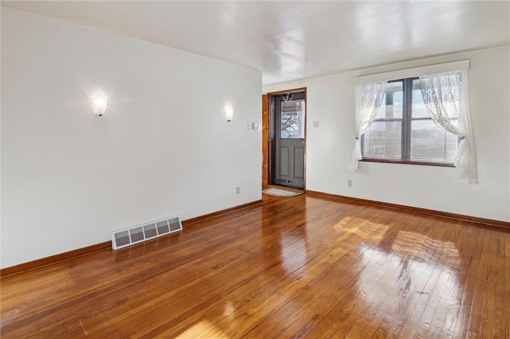 3813 Rural Court West Pittsburgh, PA 15221 - Photo 8 of 31 Gallery Image 8