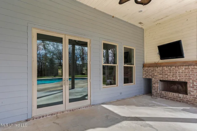 $725,000 | 236 Childress Lane, Flora, MS 39071