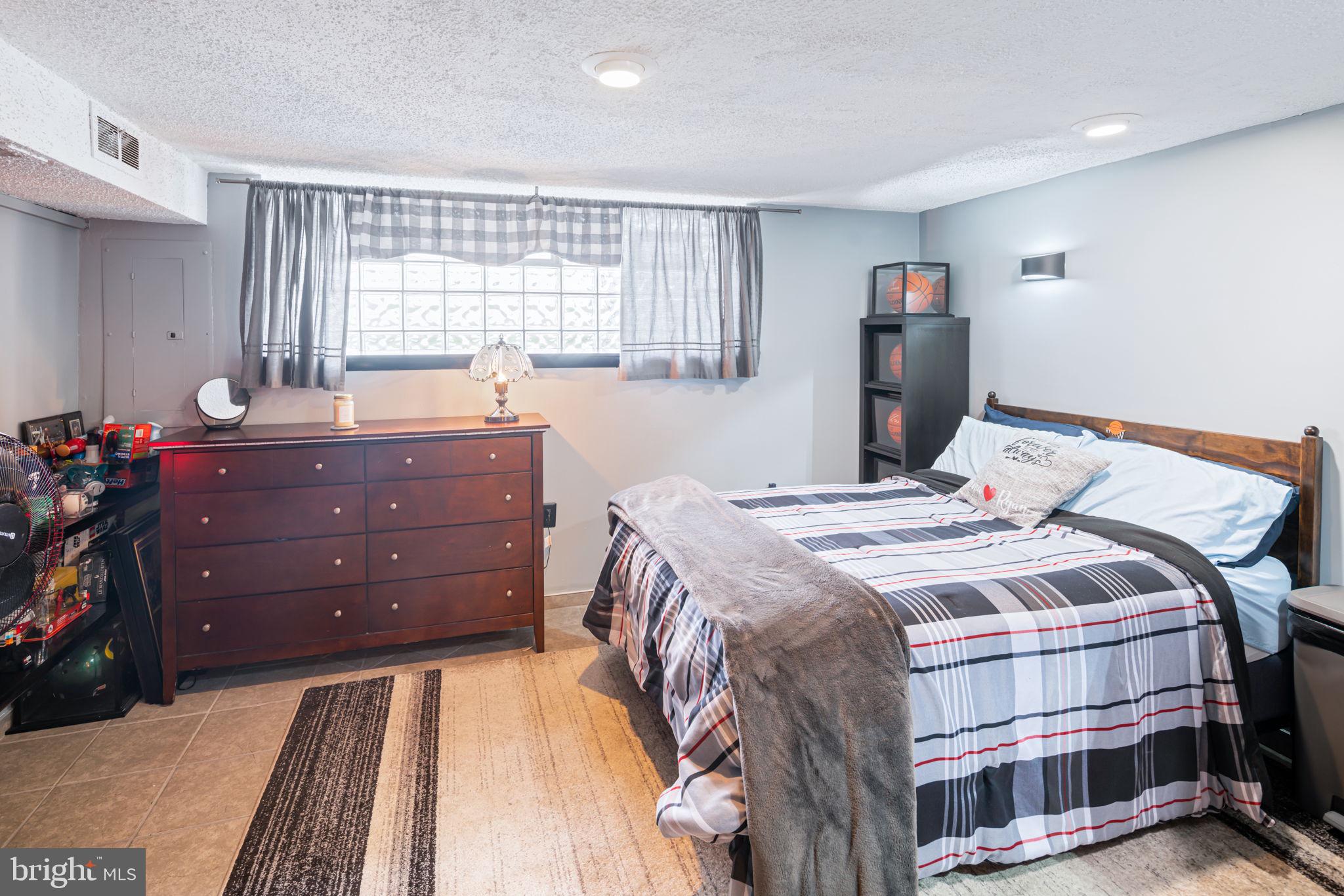 9958 Woodfern Road Philadelphia, PA 19115 - Photo 23 of 30 Guest or In-law options