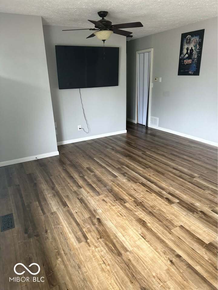 8757 Routiers Court Indianapolis, IN 46219 - Photo 5 of 24