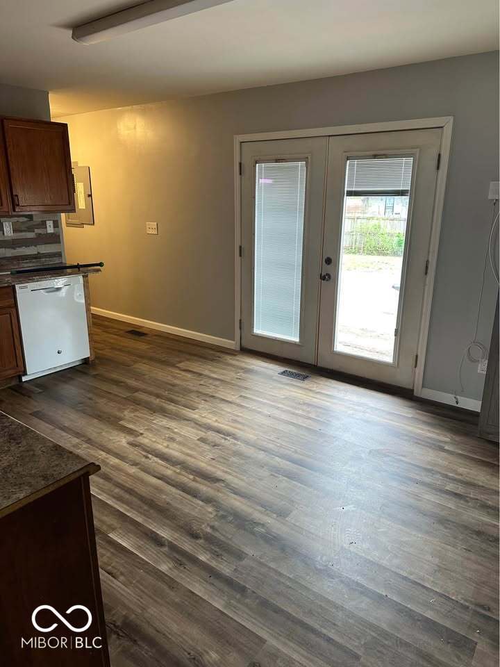 8757 Routiers Court Indianapolis, IN 46219 - Photo 9 of 24