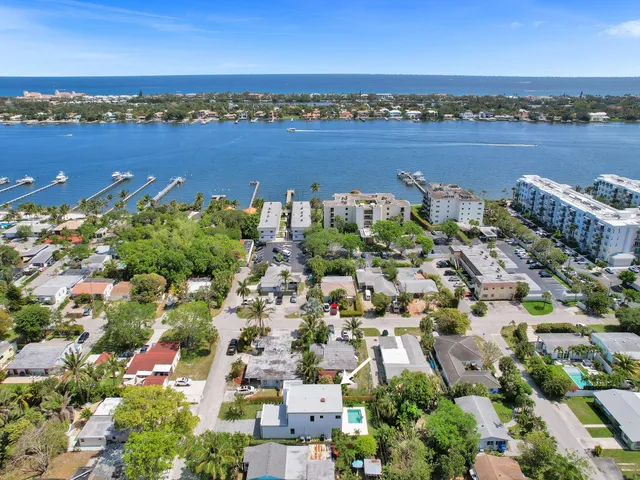 $1,349,000 | 130 East Hart Street, Lantana, FL 33462