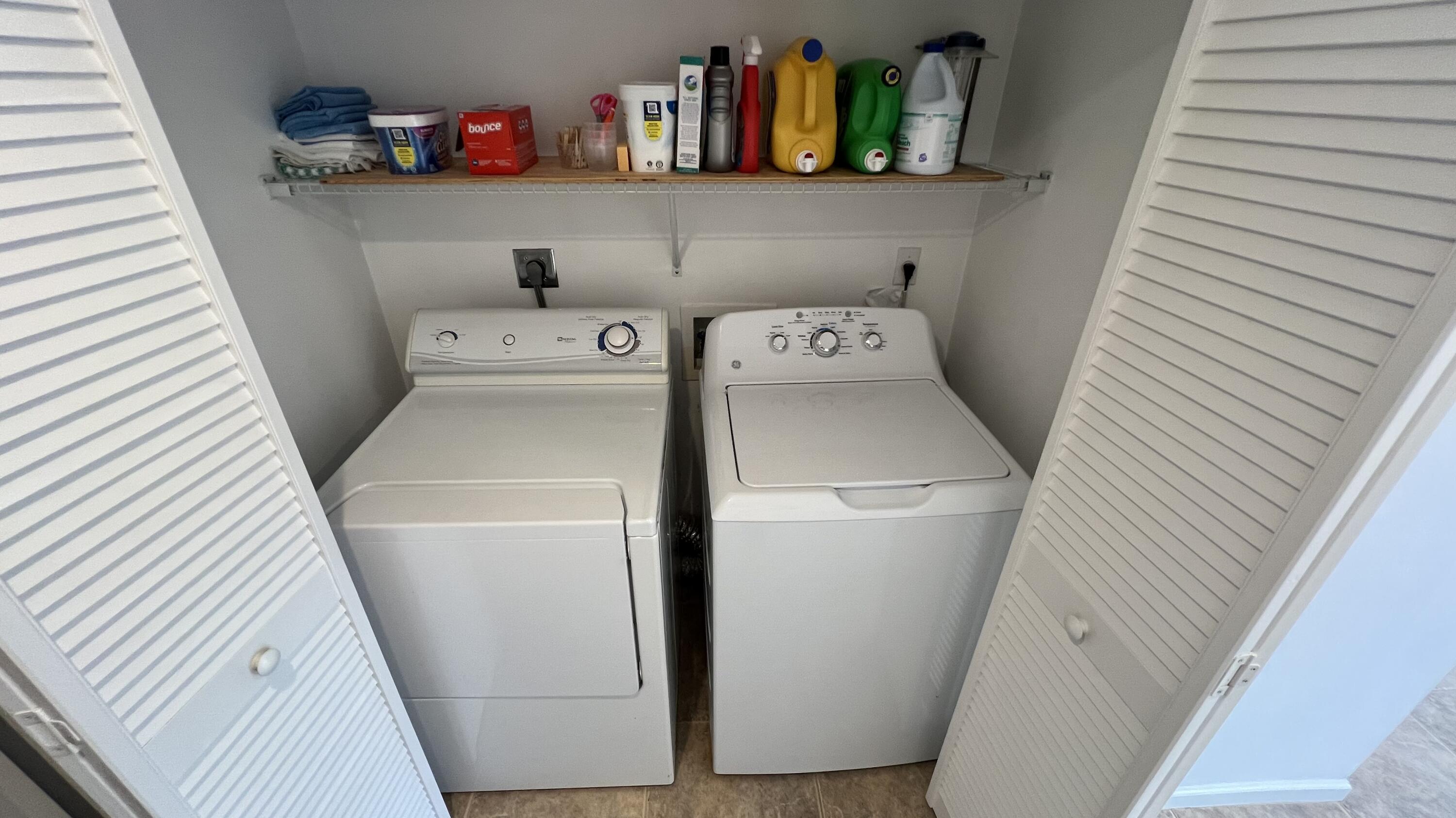 333 Avila Road West Palm Beach, FL 33405 - Photo 15 of 16 Washer : Dryer