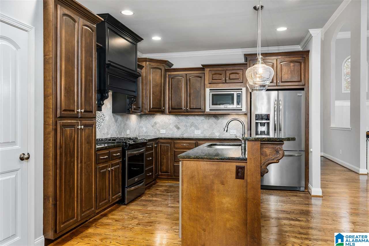 1301 West Grande View Lane Alabaster, AL 35114 - Photo 3 of 47