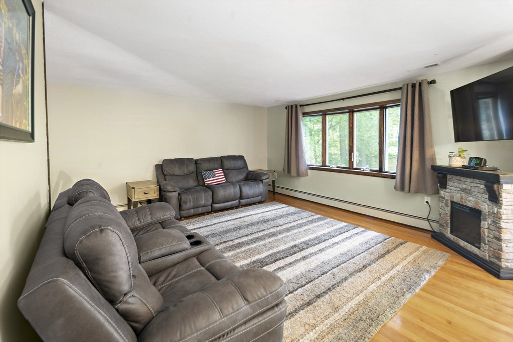 30 Northgate Road Tewksbury, MA 01876 - Photo 8 of 35 Gallery Image 8