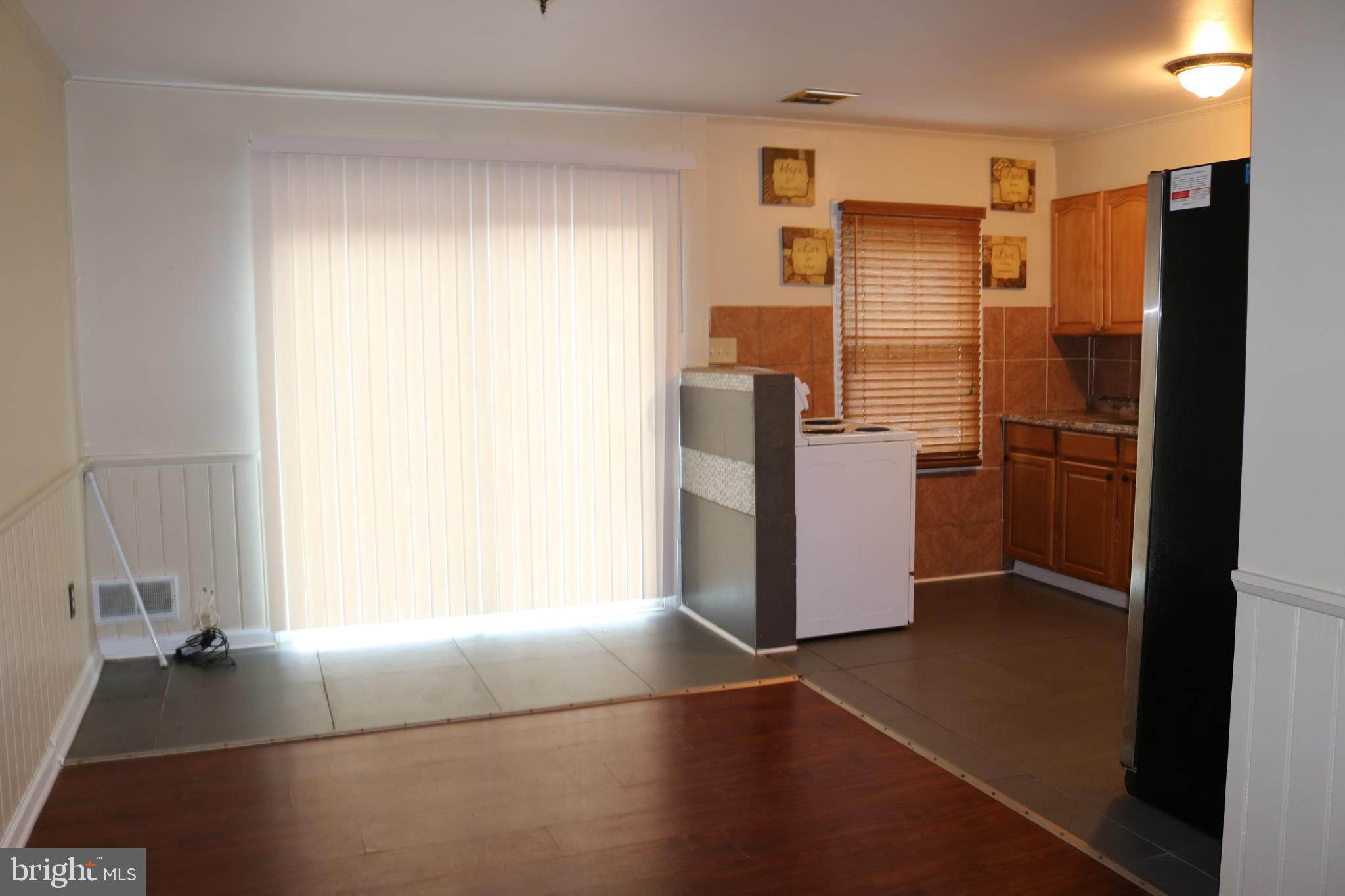 9348 Taney Road Manassas, VA 20110 - Photo 4 of 16 Dinning room