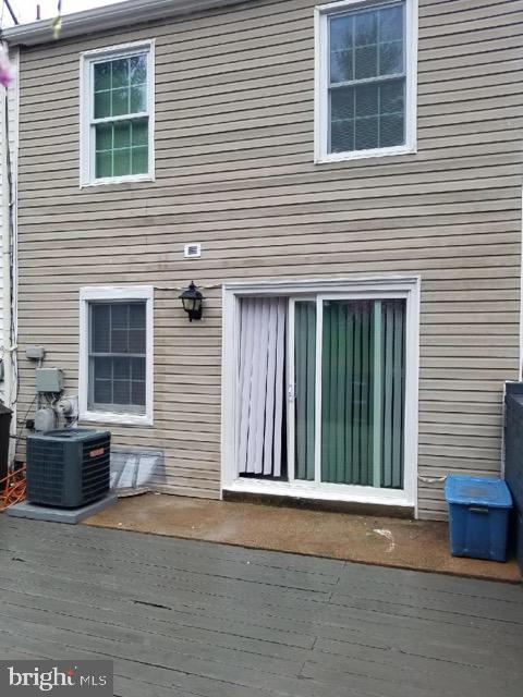 9348 Taney Road Manassas, VA 20110 - Photo 6 of 16 Rear