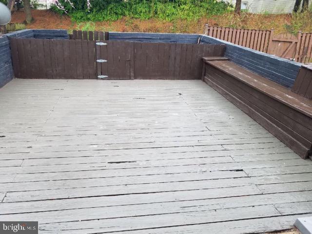 9348 Taney Road Manassas, VA 20110 - Photo 7 of 16 Deck