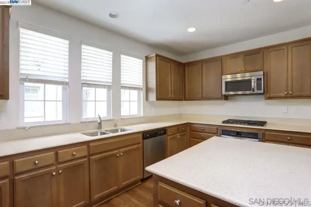 $1,150,000 | 75 Middleton Place, Hayward, CA 94544