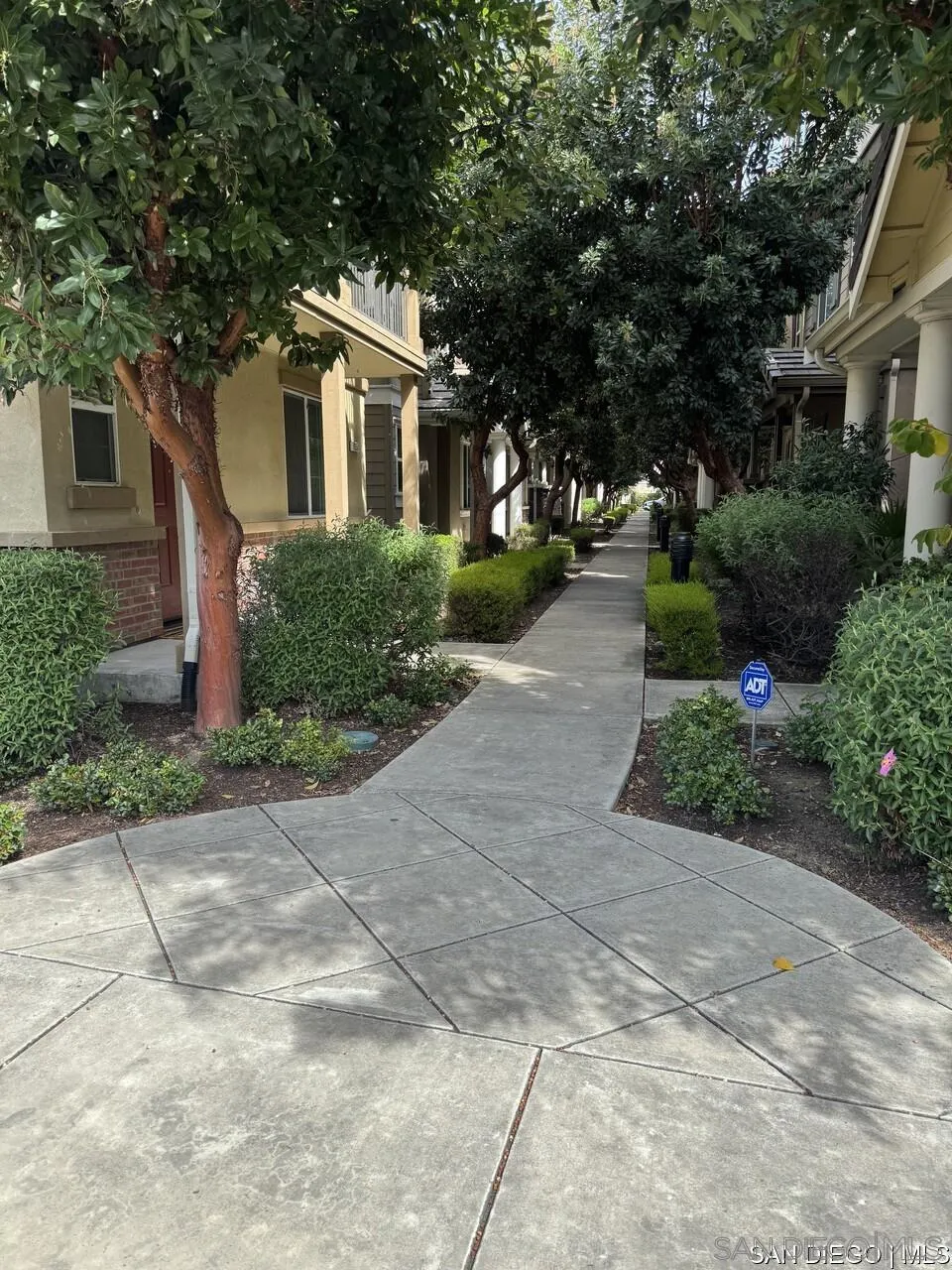 75 Middleton Place Hayward, CA 94544 - Photo 4 of 36