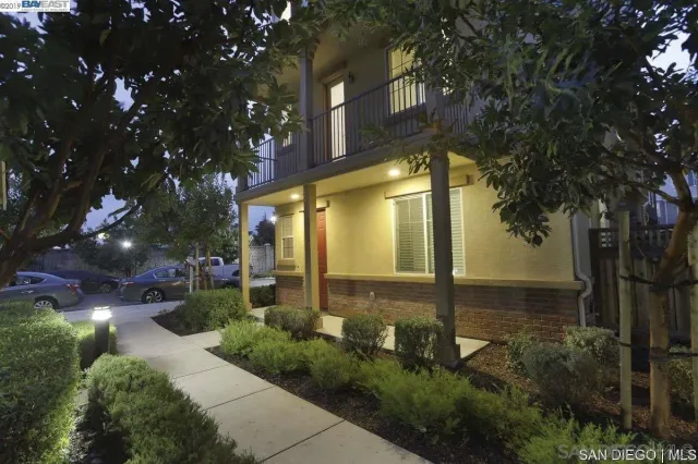 $1,150,000 | 75 Middleton Place, Hayward, CA 94544