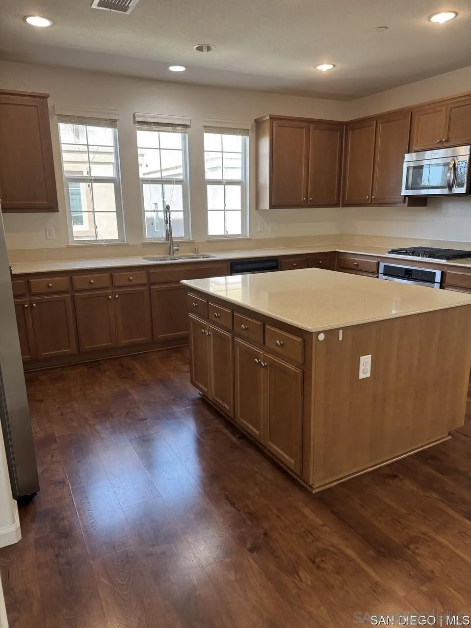 75 Middleton Place Hayward, CA 94544 - Photo 10 of 36