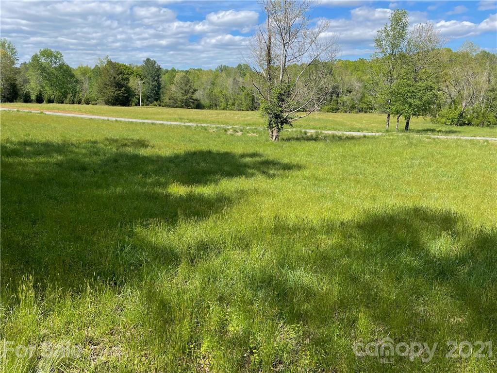 4365 Landrum Road, Unit 2 Columbus, NC 28722 - Photo 3 of 9 a view of a park