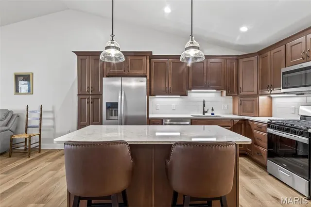 $395,000 | 422 Harry Truman Court, Festus, MO 63028