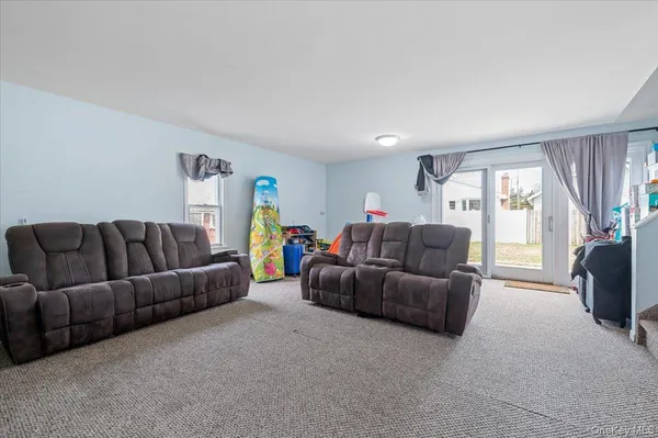 $3,500 | 316 South 3rd Street, Lindenhurst, NY 11757