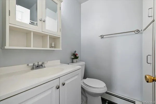 $3,500 | 316 South 3rd Street, Lindenhurst, NY 11757