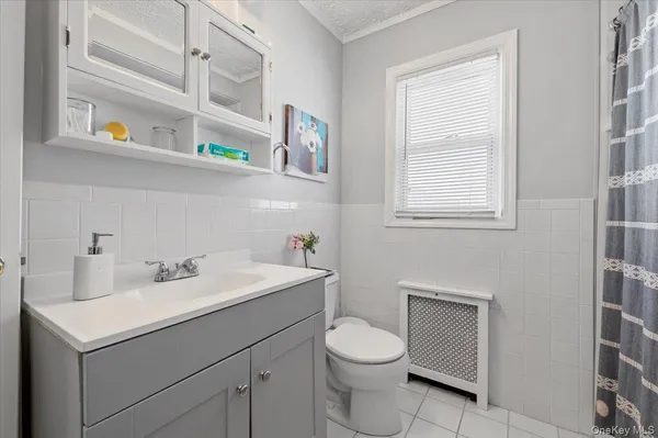 $3,500 | 316 South 3rd Street, Lindenhurst, NY 11757