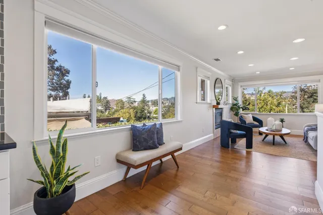 $995,000 | 165 West MacArthur Boulevard, Oakland, CA 94611