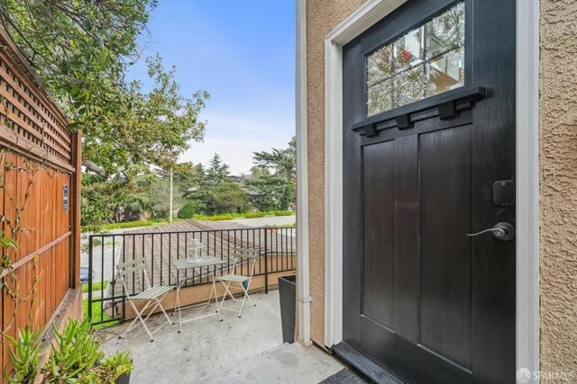 $995,000 | 165 West MacArthur Boulevard, Oakland, CA 94611