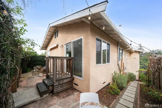 $995,000 | 165 West MacArthur Boulevard, Oakland, CA 94611
