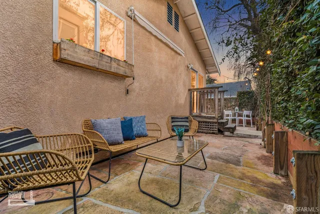 $995,000 | 165 West MacArthur Boulevard, Oakland, CA 94611