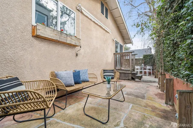 $995,000 | 165 West MacArthur Boulevard, Oakland, CA 94611