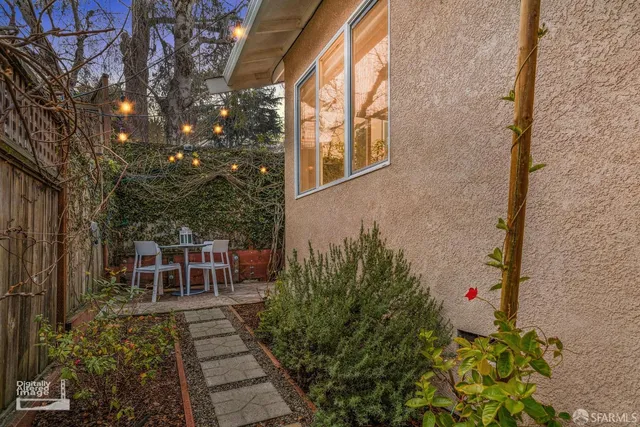 $995,000 | 165 West MacArthur Boulevard, Oakland, CA 94611