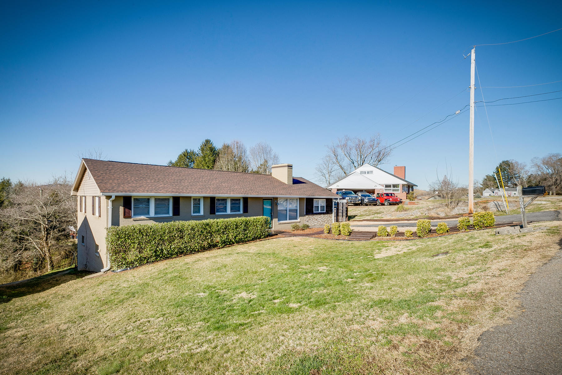 3648 Crest Road Kingsport, TN 37664 - Photo 1 of 57 1