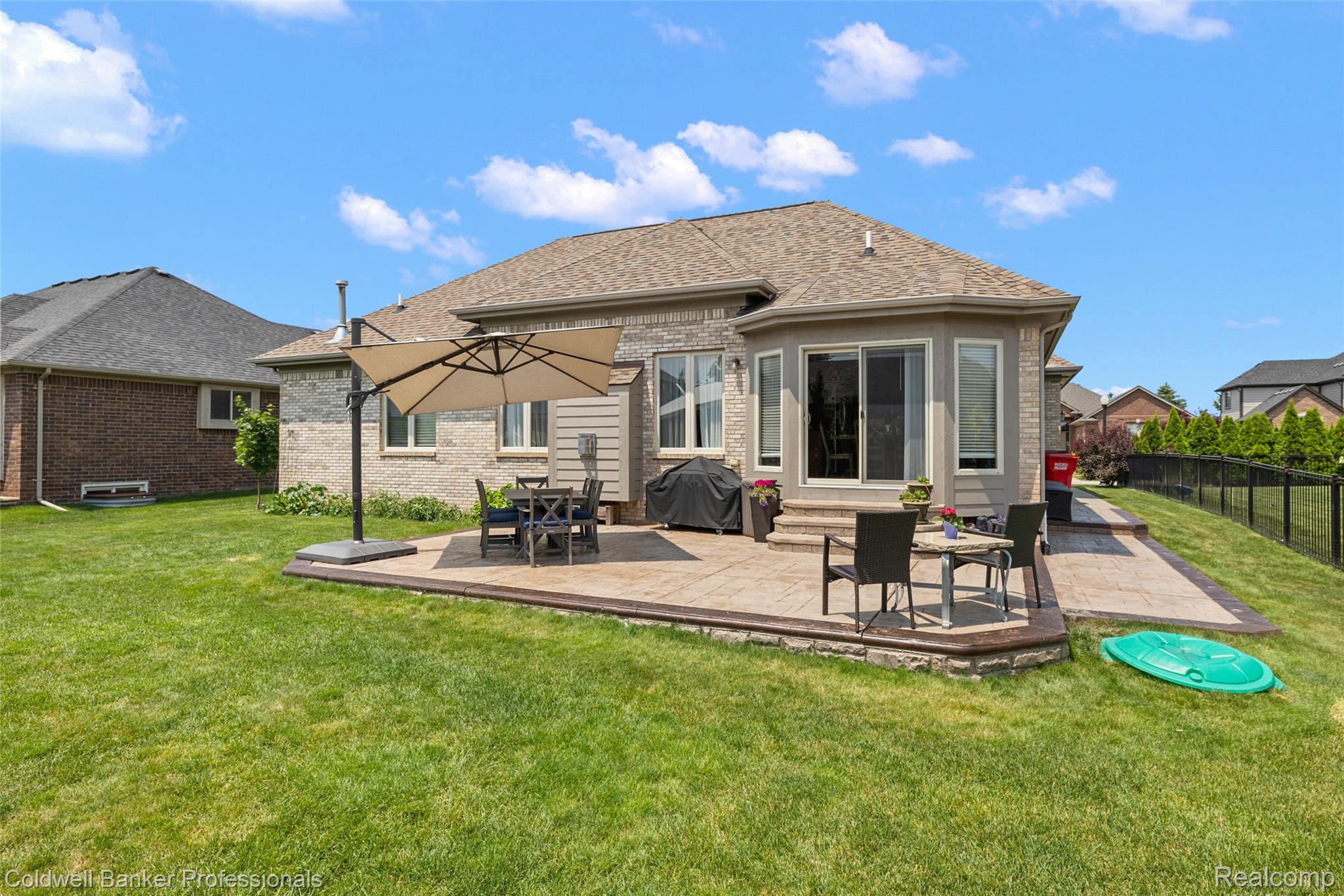 16532 Moore Park Road Macomb, MI 48044 - Photo 3 of 28