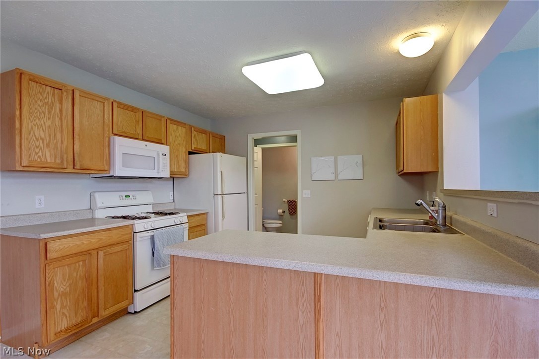 225 Sandstone Ridge Way Berea, OH 44017 - Photo 10 of 33 Gallery Image 10