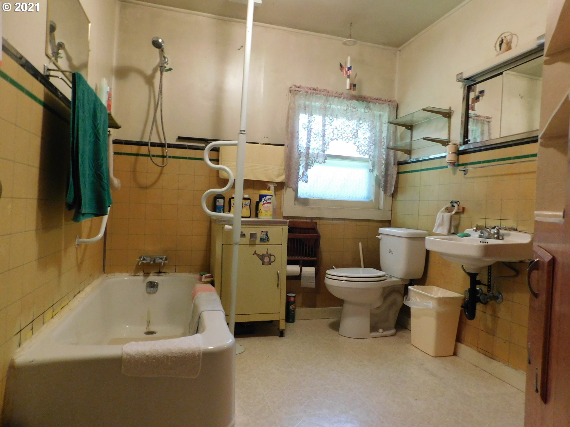 2330 Spruce Street Myrtle Point, OR 97458 - Photo 15 of 20 Gallery Image 15