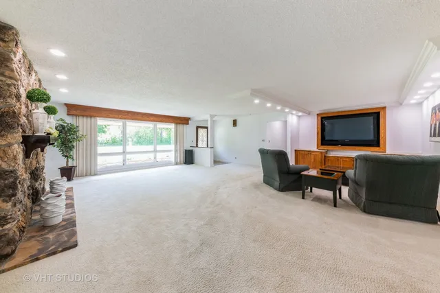 $1,150,000 | 37756-88 North Cedar Lake Road, Lake Villa, IL 60046