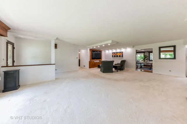 $1,150,000 | 37756-88 North Cedar Lake Road, Lake Villa, IL 60046