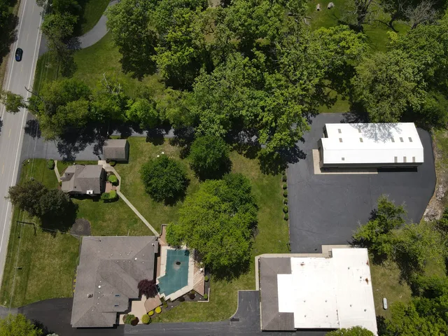 $1,150,000 | 37756-88 North Cedar Lake Road, Lake Villa, IL 60046