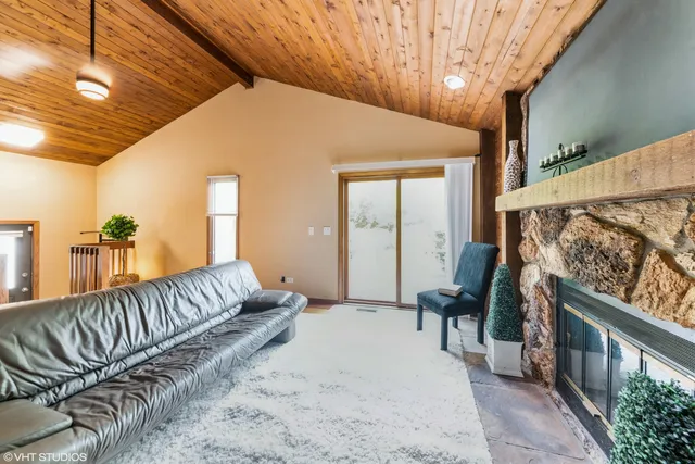 $1,150,000 | 37756-88 North Cedar Lake Road, Lake Villa, IL 60046