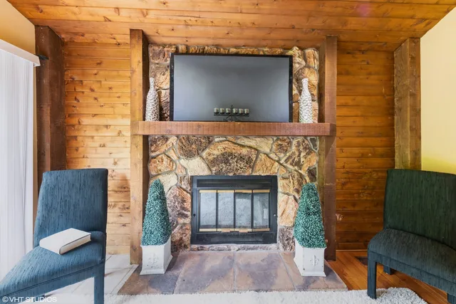 $1,150,000 | 37756-88 North Cedar Lake Road, Lake Villa, IL 60046